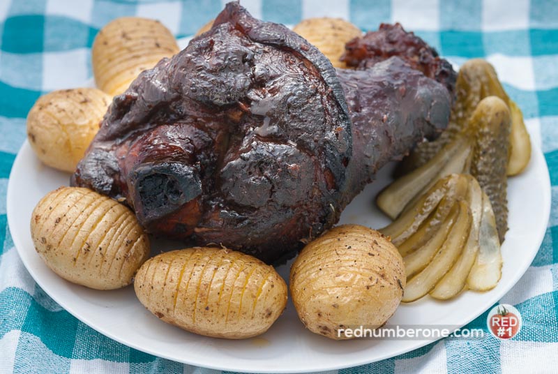 Pork knuckle with dark beer